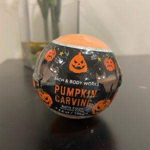 Pumpkin carving Halloween themed bath fizzy